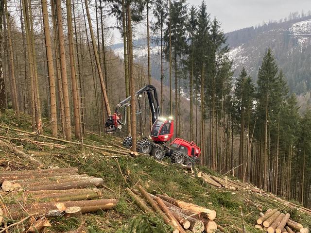 Technika a přibližování – AZ FOREST 126