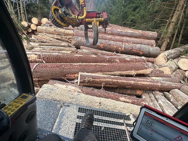 Technika a přibližování – AZ FOREST 135